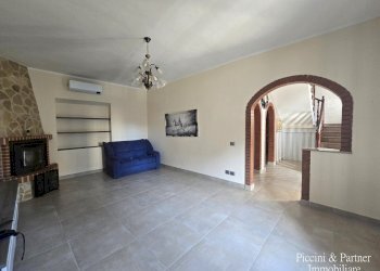 06.jpg - Casa indipendente Piazzale Umbria, Castiglione del Lago - foto 6