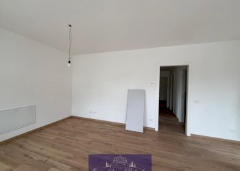 PHOTO-2026-01-16-12-40-356.jpg - Ufficio Via Mazzini, Camaiore - foto 5