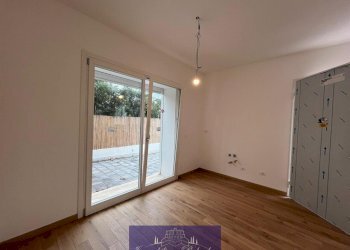 PHOTO-2026-01-16-12-40-365.jpg - Ufficio Via Mazzini, Camaiore - foto 11