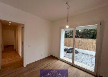 PHOTO-2026-01-16-12-40-367.jpg - Ufficio Via Mazzini, Camaiore - foto 13