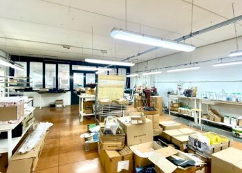 PHOTO-2024-03-14-12-36-3877.jpg - Locale Commerciale Via Codignola, Scandicci - foto 11