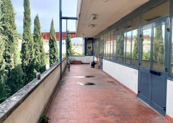 PHOTO-2024-03-14-12-37-443.jpg - Locale Commerciale Via Codignola, Scandicci - foto 14