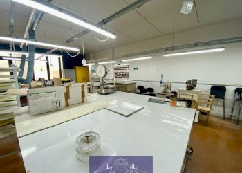 PHOTO-2024-03-14-12-36-381.jpg - Locale Commerciale Via Codignola, Scandicci - foto 4