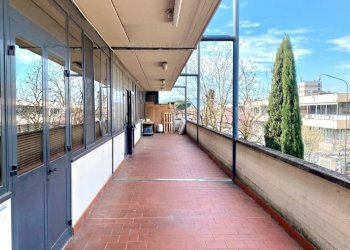 PHOTO-2024-03-14-12-37-4477.jpg - Locale Commerciale Via Codignola, Scandicci - foto 15