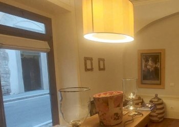 negozio - Locale Commerciale Piazza del Duomo, Prato - foto 3