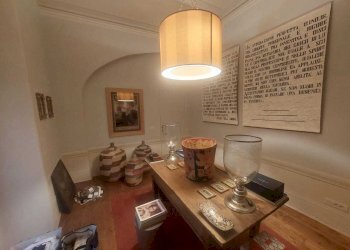 negozio - Locale Commerciale Piazza del Duomo, Prato - foto 4