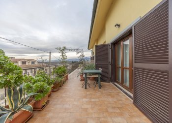 2.jpg - Three-room apartment Mentana - photo 3