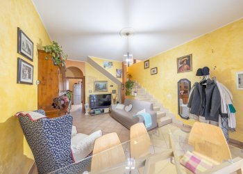30.jpg - Three-room apartment Mentana - photo 17