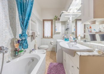 34.jpg - Three-room apartment Mentana - photo 19