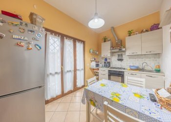 40.jpg - Three-room apartment Mentana - photo 21