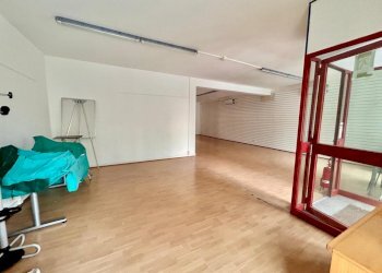 7.jpeg - Commercial Premises Via Enrico Pezzi 13, Guidonia Montecelio - photo 7