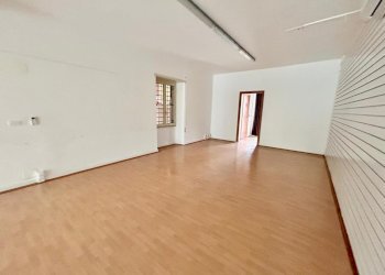 8.jpeg - Commercial Premises Via Enrico Pezzi 13, Guidonia Montecelio - photo 8