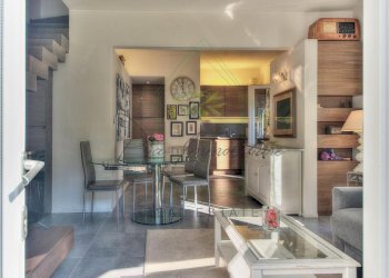 Soggiorno (9).jpg - Appartamento Via al Carmelo 20, Rapallo - foto 12