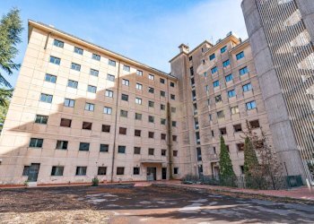 DSC01688.jpg - Stabile - Palazzo Via Cassone 75, Zafferana Etnea - foto 1