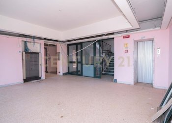 DSC01704.jpg - Stabile - Palazzo Via Cassone 75, Zafferana Etnea - foto 15