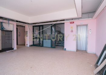 DSC01706.jpg - Stabile - Palazzo Via Cassone 75, Zafferana Etnea - foto 17