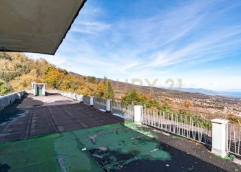 DSC01716.jpg - Stabile - Palazzo Via Cassone 75, Zafferana Etnea - foto 25