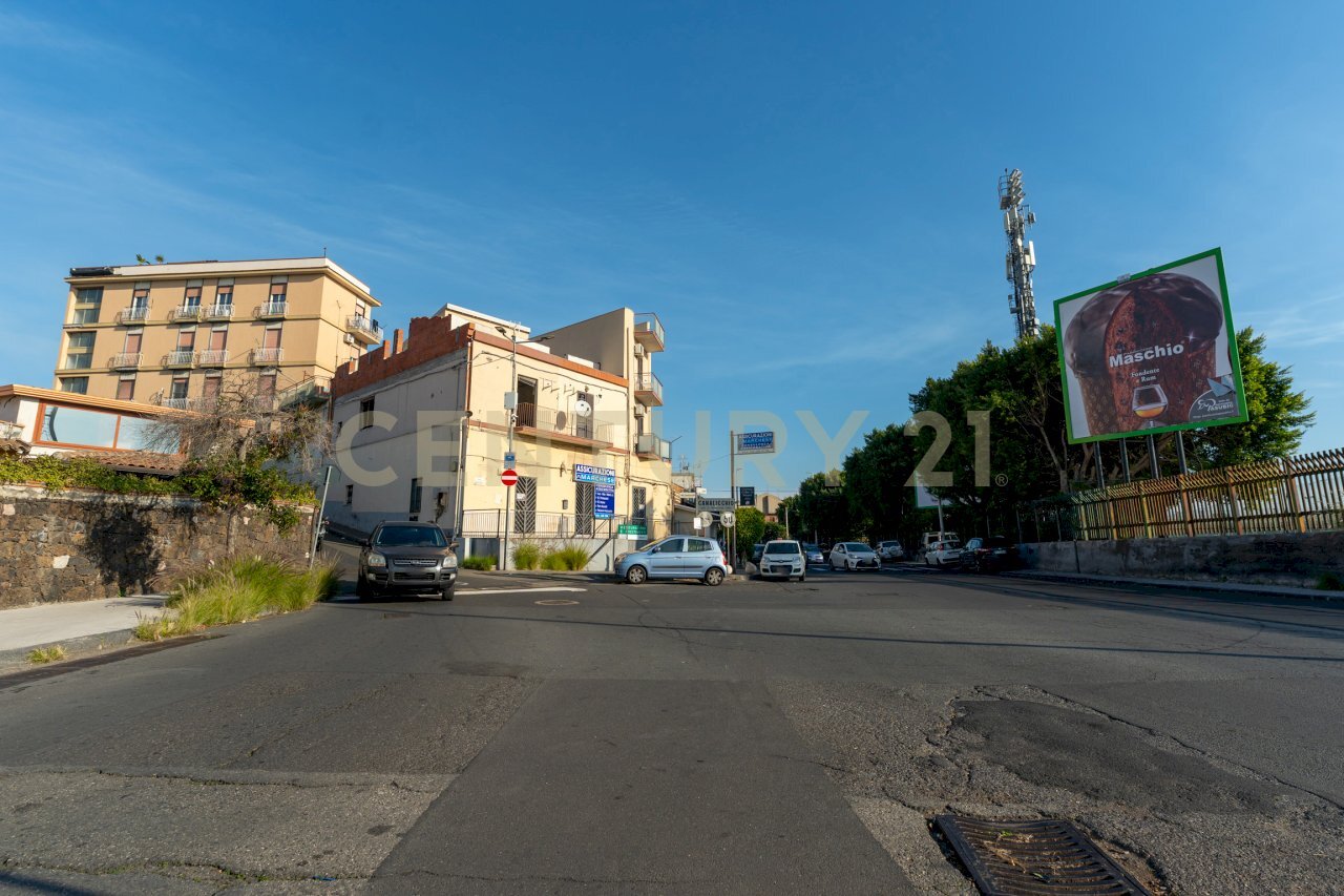 Botteghe via Nizzeti  (53).jpg - Locale Commerciale Via Nizzeti 3, Tremestieri Etneo - foto 2