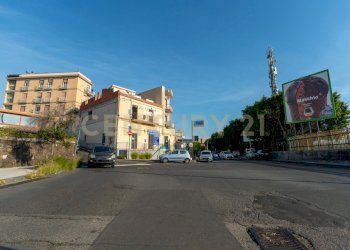 Botteghe via Nizzeti (53).jpg - Locale Commerciale Via Nizzeti 3, Tremestieri Etneo - foto 2