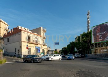 Botteghe via Nizzeti (1).jpg - Locale Commerciale Via Nizzeti 3, Tremestieri Etneo - foto 13