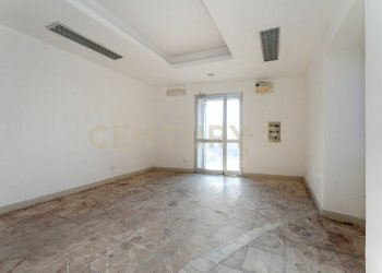 Botteghe via Nizzeti (10).jpg - Locale Commerciale Via Nizzeti 3, Tremestieri Etneo - foto 19