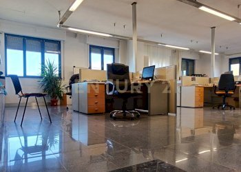 1000001938.jpg - Commercial Premises zona artigianale di saragiolo 1, Piancastagnaio - photo 11