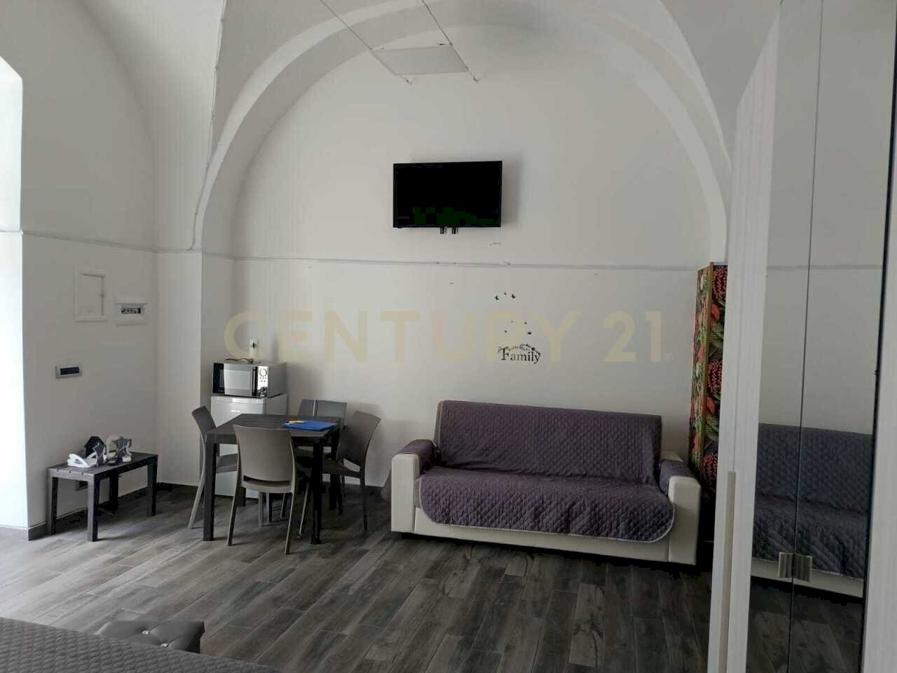 3.jpg - Casa indipendente Piazza Federico di Svevia, Catania - foto 3