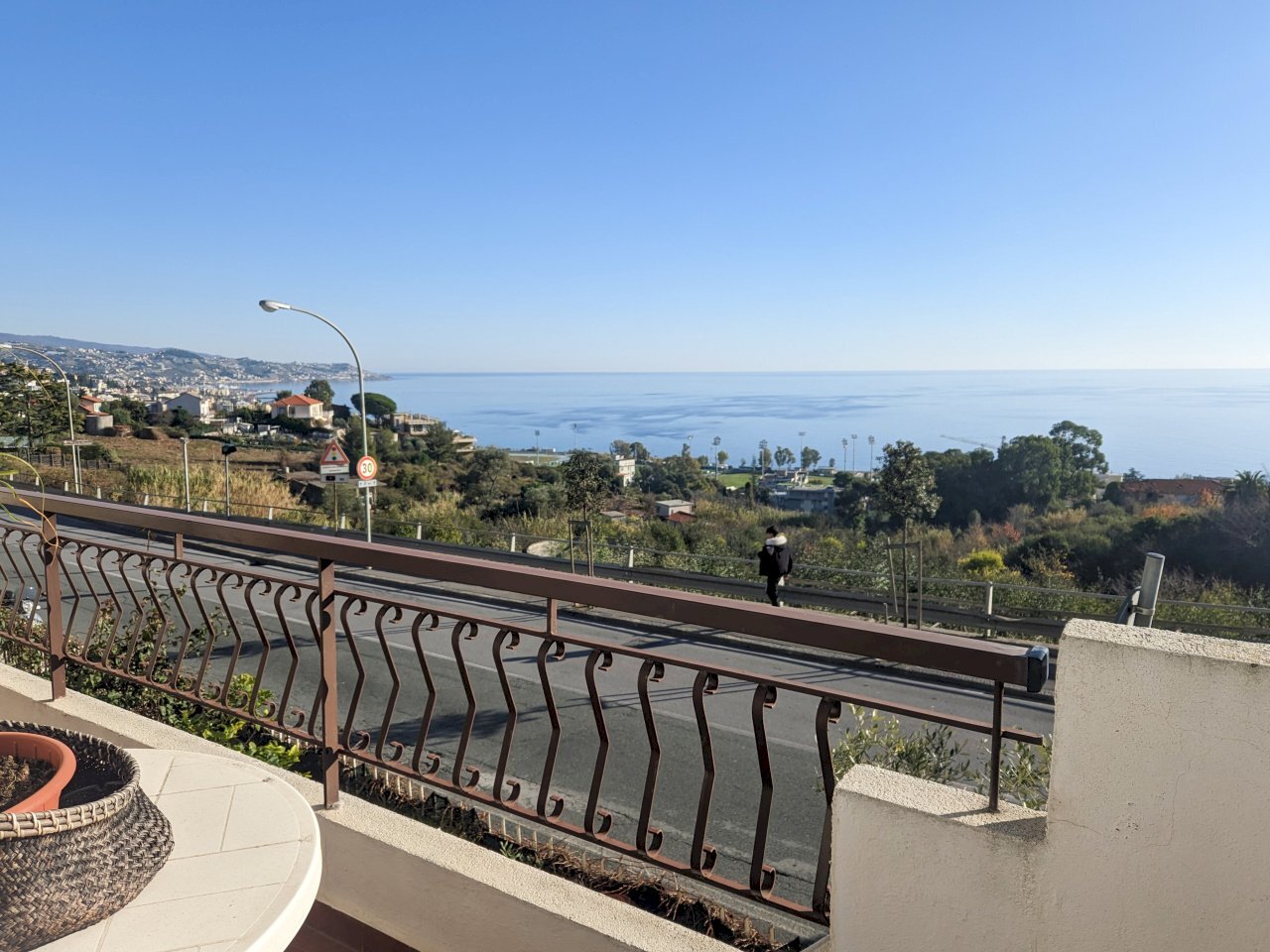 01-vista.jpg - Trilocale Via Padre Semeria  522, Sanremo - foto 1