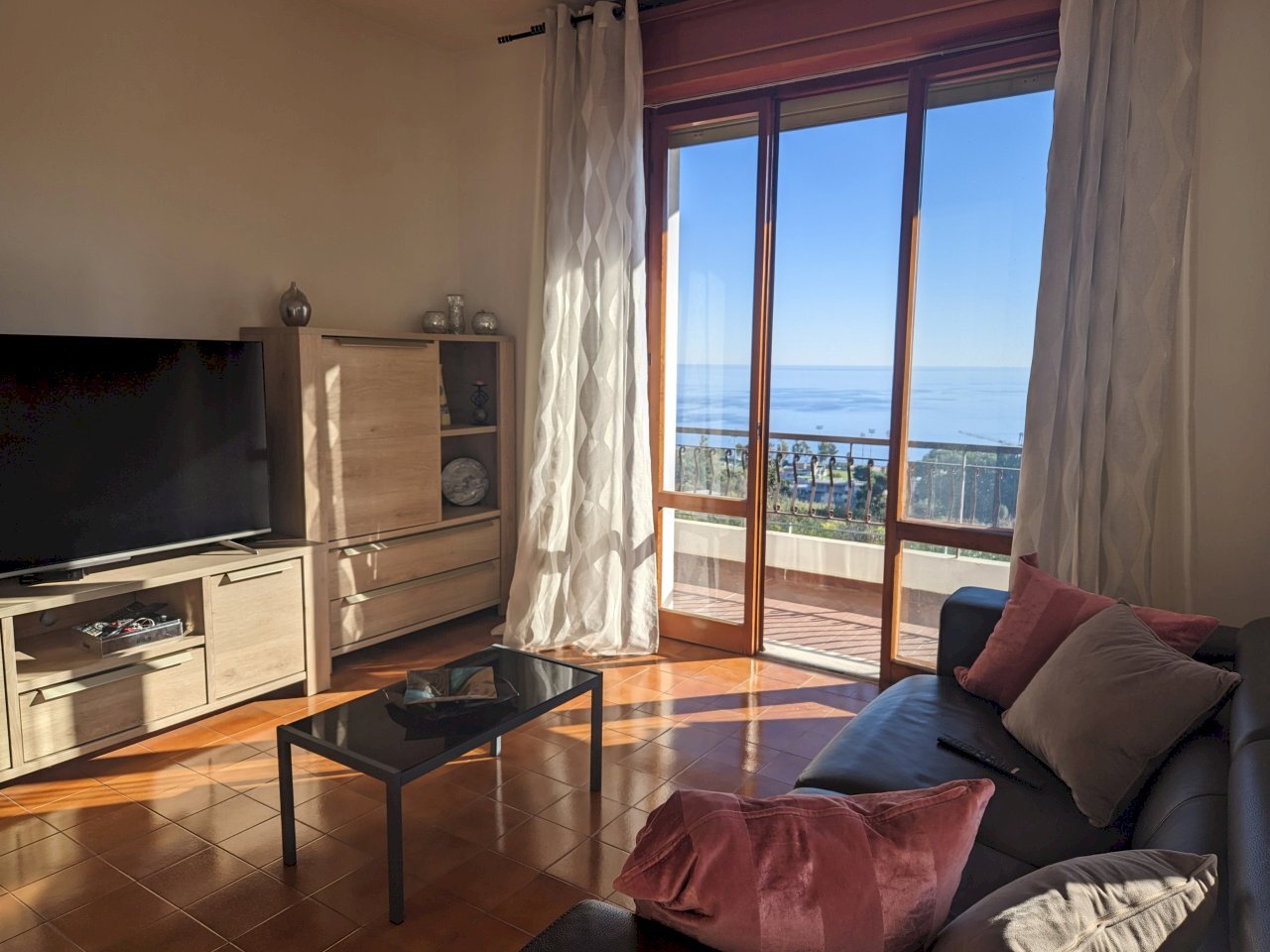 02-soggiorno.jpg - Trilocale Via Padre Semeria  522, Sanremo - foto 2