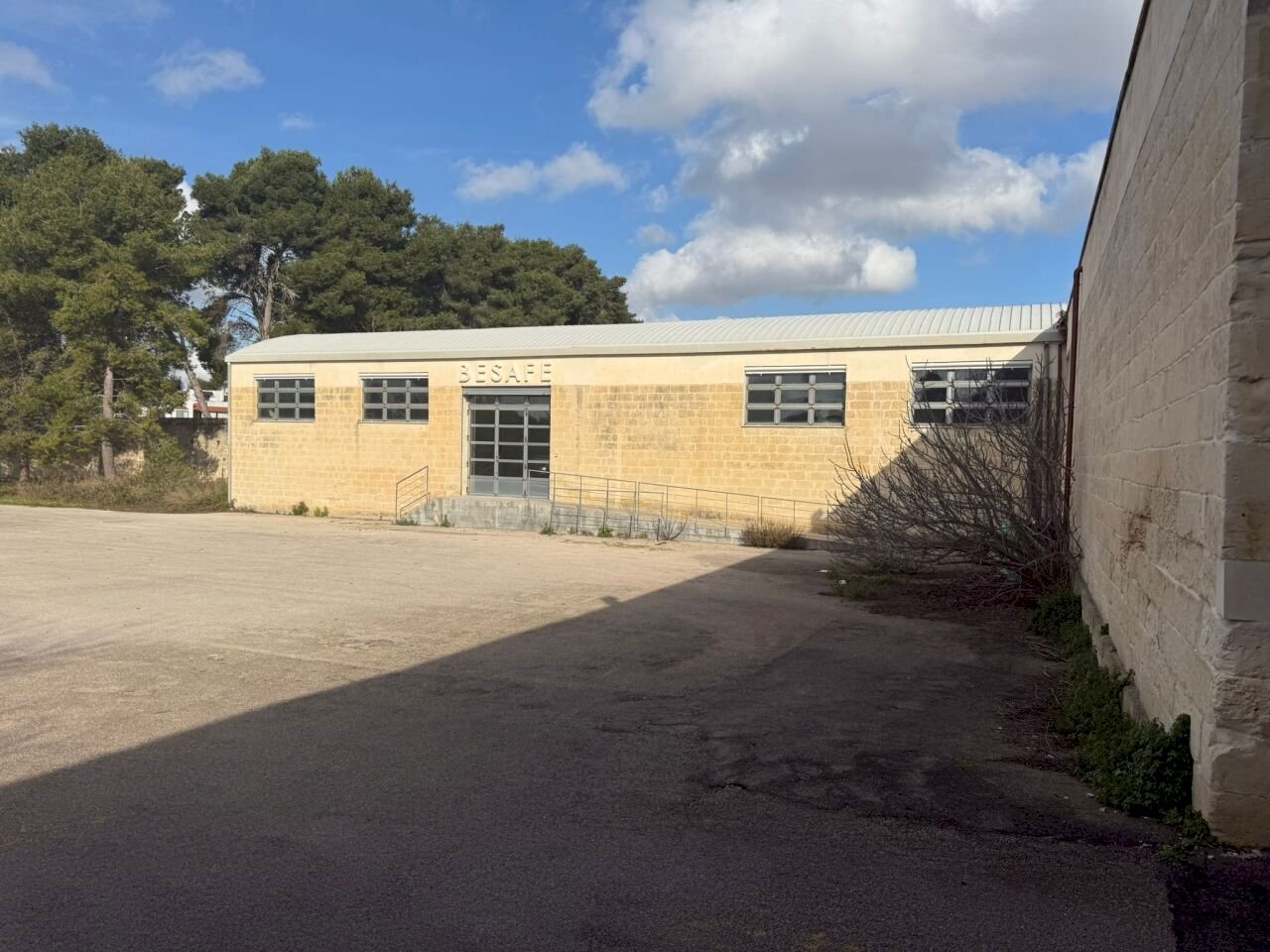 WhatsApp Image 2026-01-15 at 14.42.53 (1).jpeg - Warehouse Via Lequile 175, Lecce - photo 2