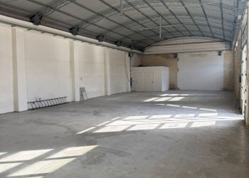 WhatsApp Image 2026-01-15 at 14.42.54 (2).jpeg - Magazzino Via Lequile 175, Lecce - foto 7