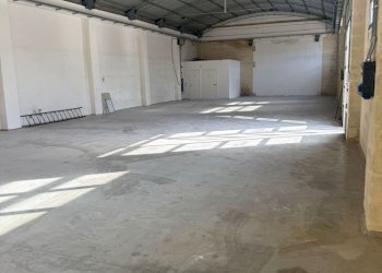 WhatsApp Image 2026-01-15 at 14.42.54.jpeg - Magazzino Via Lequile 175, Lecce - foto 8