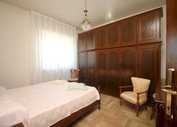 Camera da letto - Trilocale Grandate - foto 12