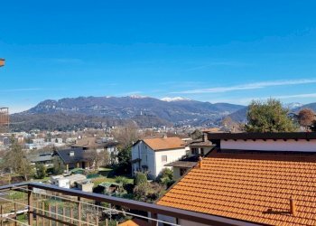 6.jpg - Trilocale Grandate - foto 25