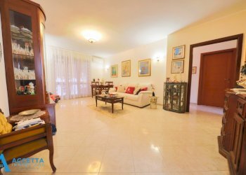 soggiorno - Quadrilocale Via Salinella 5, Taranto - foto 8