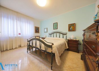 camera da letto - Quadrilocale Via Salinella 5, Taranto - foto 11