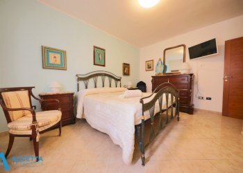 camera da letto - Quadrilocale Via Salinella 5, Taranto - foto 12