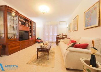 soggiorno - Quadrilocale Via Salinella 5, Taranto - foto 19