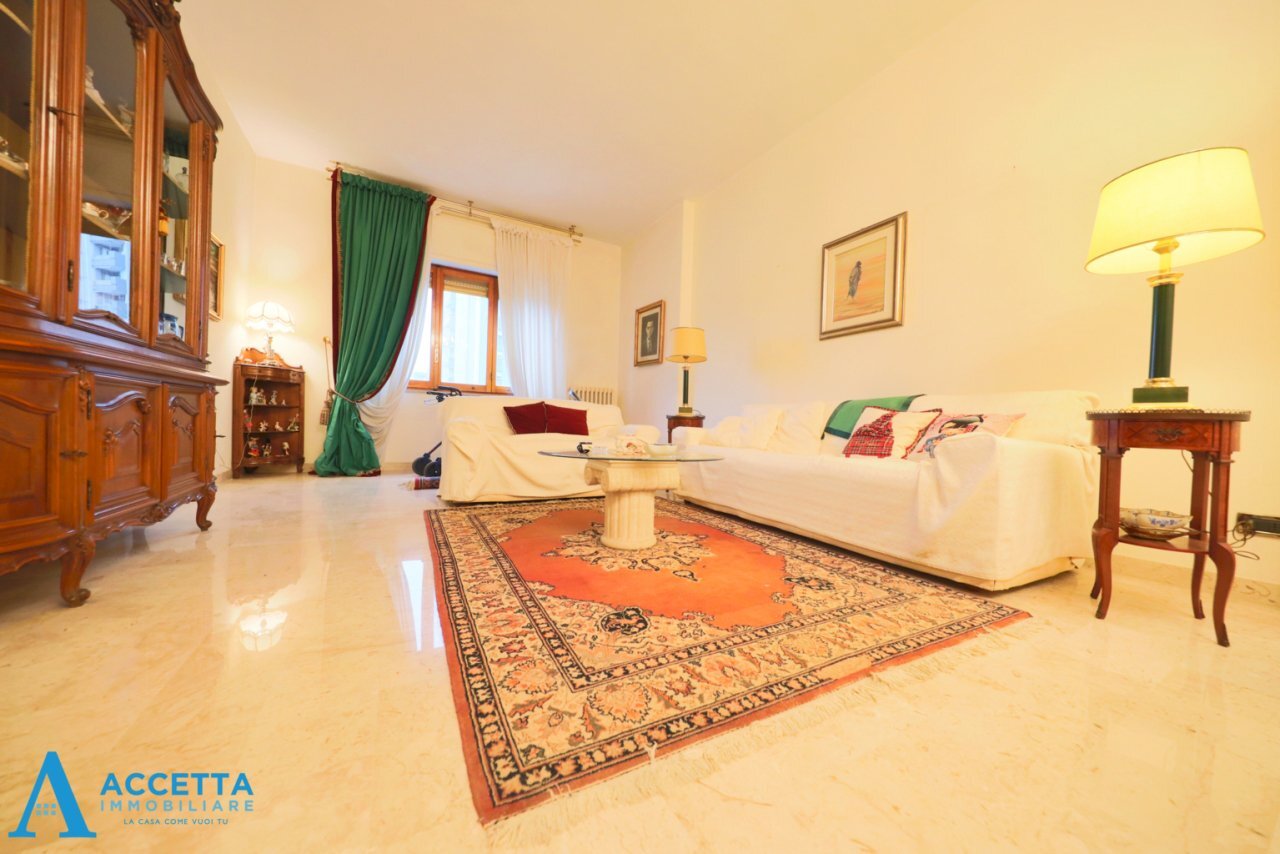 Salone - Trilocale Viale Magna Grecia 104, Taranto - foto 3