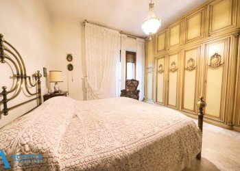 camera da letto - Trilocale Viale Magna Grecia 104, Taranto - foto 19