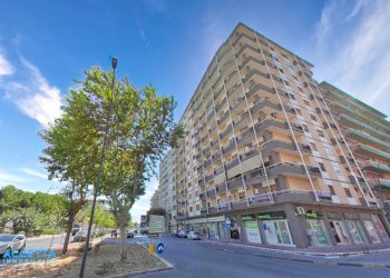 facciata - Trilocale Viale Magna Grecia 104, Taranto - foto 28