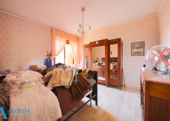 camera da letto - Quadrilocale Via Plinio 89, Taranto - foto 19