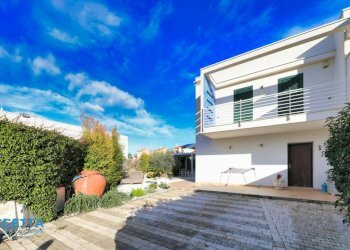 giardino - Villa Via Fior di Zenzero 2, Taranto - foto 8