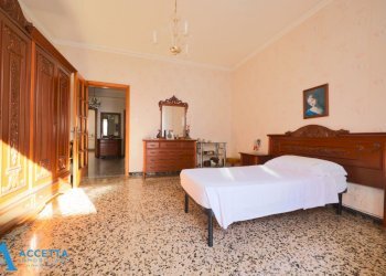 camera da letto - Trilocale Via Elio 56, Taranto - foto 14