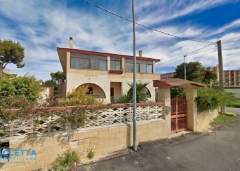 facciata - Trilocale Via Calata Livezza 24, Taranto - foto 1