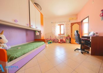 camera da letto - Trilocale Via Calata Livezza 24, Taranto - foto 7