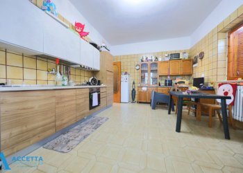 cucina - Trilocale Via Calata Livezza 24, Taranto - foto 9