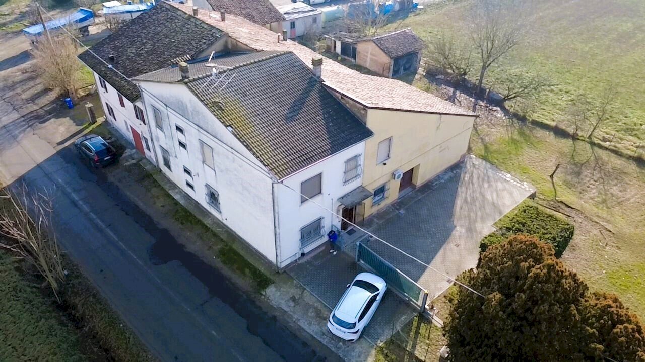 WhatsApp Image 2026-01-13 at 09.14.14.jpeg - Villa a Schiera Argine Filippina 104, Sissa Trecasali - foto 1