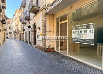 loc-viapre2.jpg - Locale Commerciale Via Pretoria 43, Potenza - foto 2