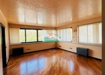 PHOTO-2025-11-13-11-18-17.jpg - Ufficio DESTRO CANALE MOLINETTO, Ravenna - foto 3